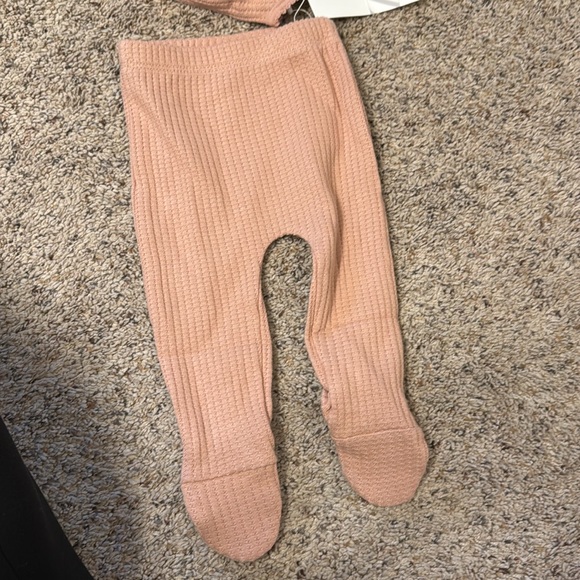 NWT Zara Pink 2 piece 1-3 Baby Girl Long Sleeve Top with Footed Pants - Picture 4 of 5